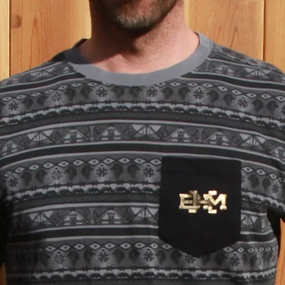 Black and Grey Patterned Nike Dri-Fit Shirt Size Medium With Pocket. - Picture 3 of 6